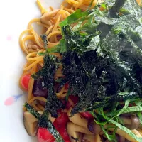 きのことトマトのバター醤油パスタ|凪さん