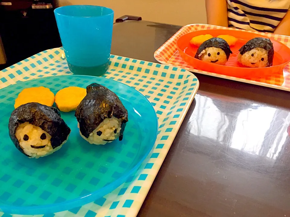 Snapdishの料理写真:【8/20昼食】コドモおにぎり|ゴマあやさん