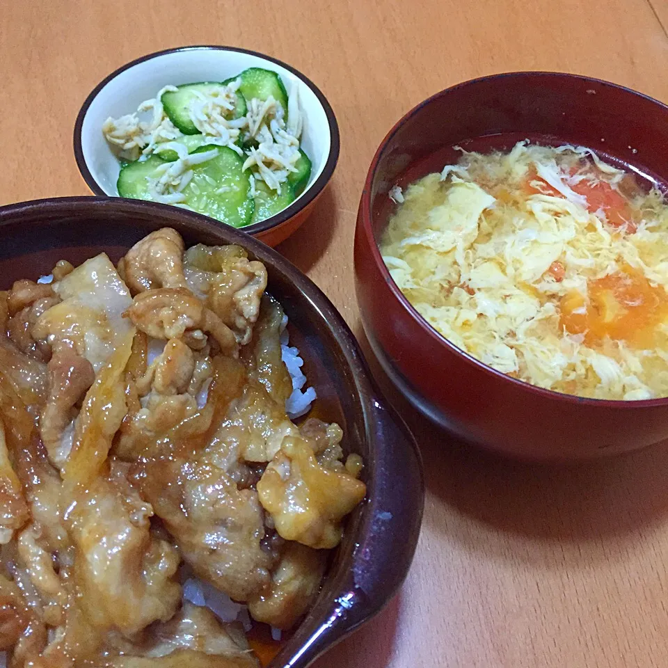 しょうが焼き丼、トマトと卵のコンソメスープ、きゅうりとしらすの酢の物|りーさん