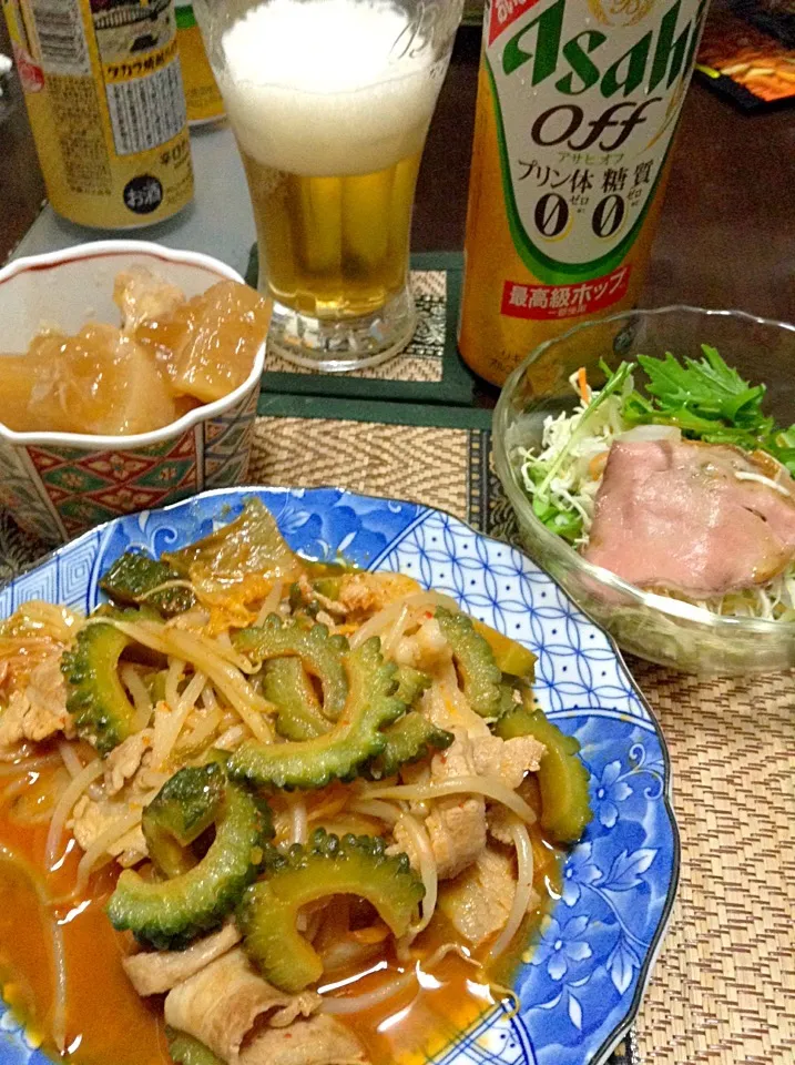 Snapdishの料理写真:ゴーヤの豚キムチ＆酢鶏＆ローストビーフサラダ|まぐろさん