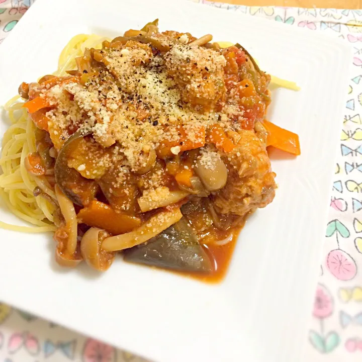 トマトたっぷりナスと鶏肉団子パスタ|ちーさん