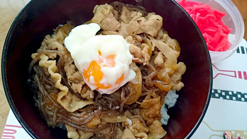 Snapdishの料理写真:夏はがっつり牛丼！かつお節でとったお出汁で！|Yumiko Yoshimuraさん