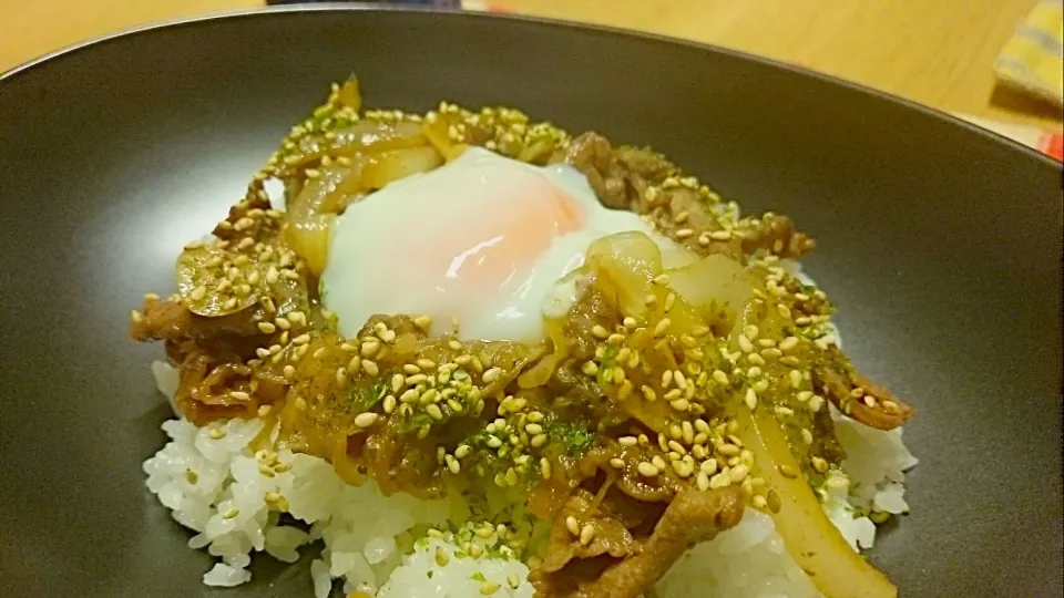 残暑を乗り切れ！ニンニクたっぷりスタミナ丼|みきさん