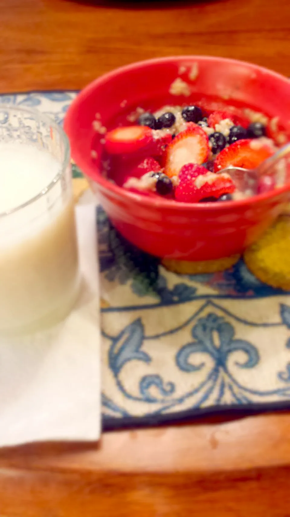 oatmeal and milk #dairy #Breakfast/Brunch|Chiara Alexandria Medeirosさん