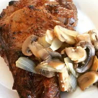 Snapdishの料理写真:Ribeye w/ Sautéed Mushrooms|Curt Chillさん