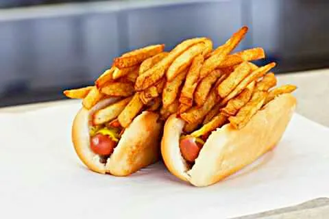 Beef Vienna Hot Dogs W/ Fries|Sheila Harrisさん