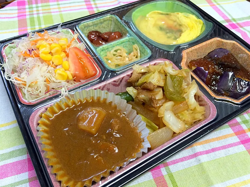 野菜たっぷりチキンカレー 日替わり弁当 豊川市宅配|Naokazu Kuritaさん