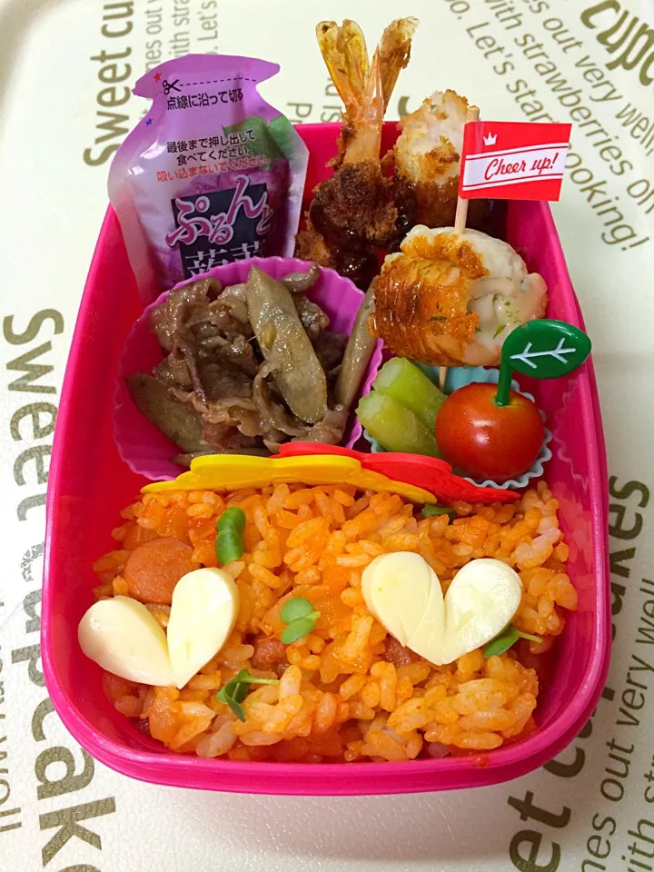 ケチャップライスのハート乗せ弁当(´◡`๑) ♡|cotocotoさん