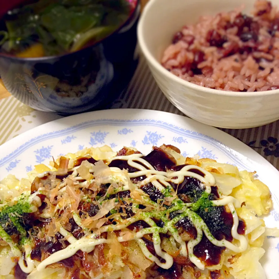 8/20 グリュイエールチーズお好み焼き♪ 北海道小豆たっぷり赤飯|kykyさん