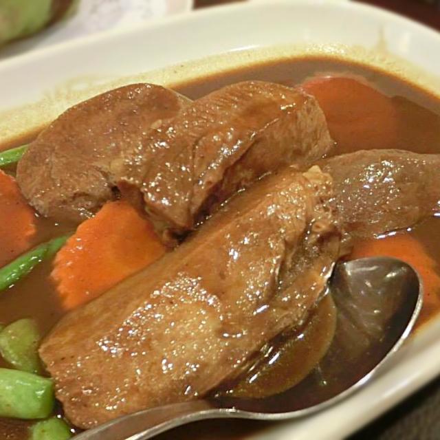 Braised ox tongue/Yvonne C. Snapdish[スナップディッシュ] (IDjCzCea)