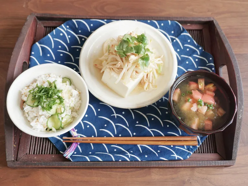 Snapdishの料理写真:しらすと夏野菜の混ぜご飯定食の献立と段取り #AllAbout|All About 料理レシピさん