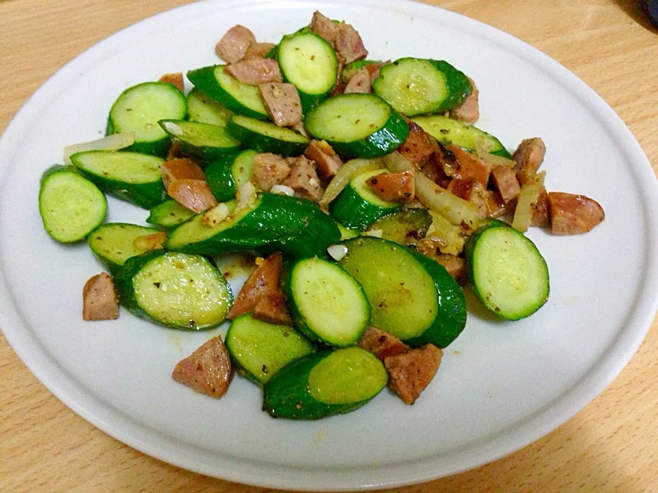 Sautéed cucumbers with sausage, onions and garlic|Emmaさん