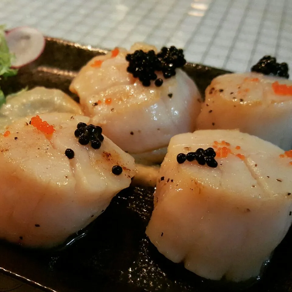 Hokkaido scallops (lightly seared)|Nicholas Tayさん