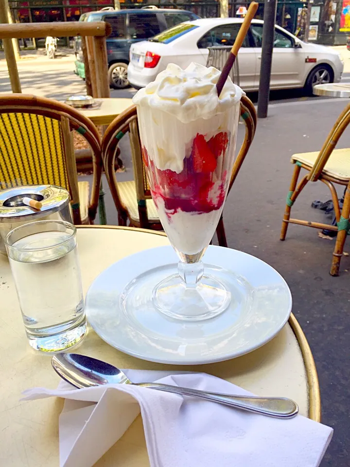 Snapdishの料理写真:Fraise Melba|Generaalさん