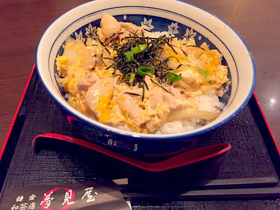 chicken donburi in creamy egg sauce|Sky Blueさん