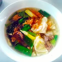 Snapdishの料理写真:Sop daging sapi.
Beef soup.
#sop #soup #Indonesian cuisine|Chan Darmaさん