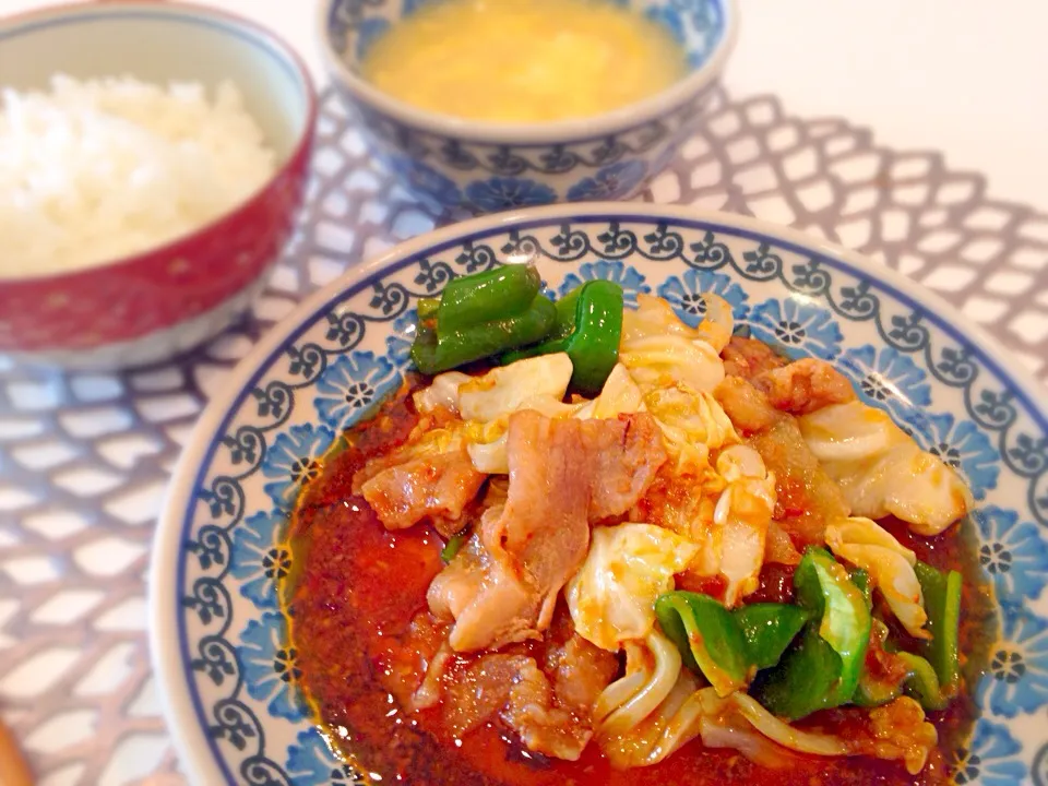 Snapdishの料理写真:亜矢子さんの料理 回鍋肉、手羽先餃子、中華くらげのサラダ、中華卵スープから、回鍋肉と中華卵スープを|ゆきさん