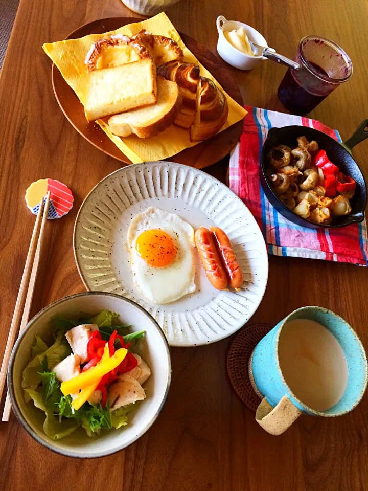 ベビーホタテとマッシュルームのアヒージョ朝定食|こんぶさん