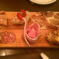 PLATE OF CHARCUTERIE 
tasting of pâté de campagnard, jambon de paris, rabbit rillettes, saucission sec, coppa, with sourdough toast|imashさん