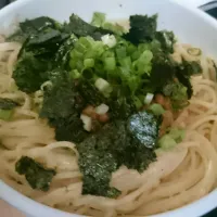 Snapdishの料理写真:明太子と納豆のパスタ。
マヨネーズと昆布茶で味付け。
納豆にも出汁の味がついているのでベースを薄味に❗|SATOSHI OOCHIさん