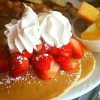 ENTITLED STRAWBERRY PANCAKES #pancakes #strawberry|Justice Vietmeierさん