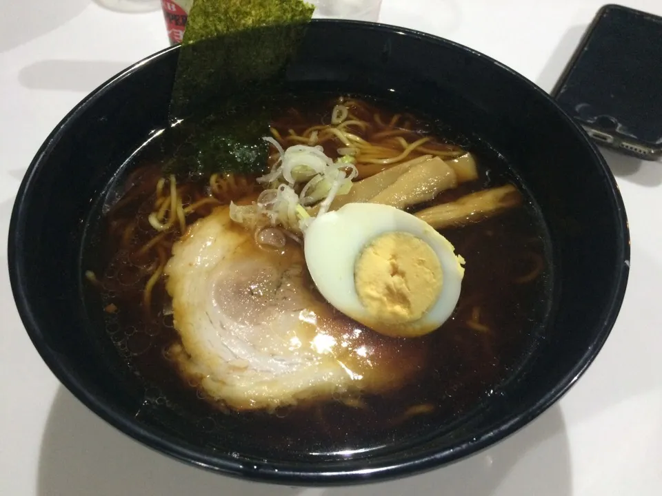 Snapdishの料理写真:【RIKI】醤油ラーメン|りをさん