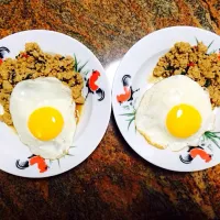 Stir fried basil pork with fried egg and white jasmine rice|gohyuchongさん