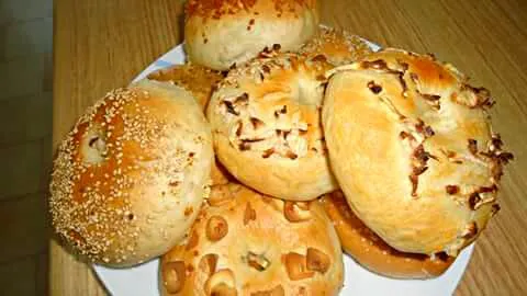 Onion And Sesame Seed Bagel|Sheila Harrisさん