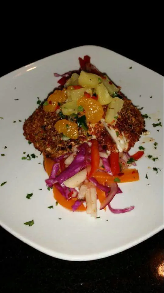 Snapdishの料理写真:blackened mahi mahi with orange salsa and slaw|CHUENCHAIさん