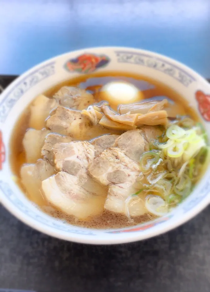 Snapdishの料理写真:小田厚 大磯PAの相模豚チャーシューシュー麺|ツツヤンさん