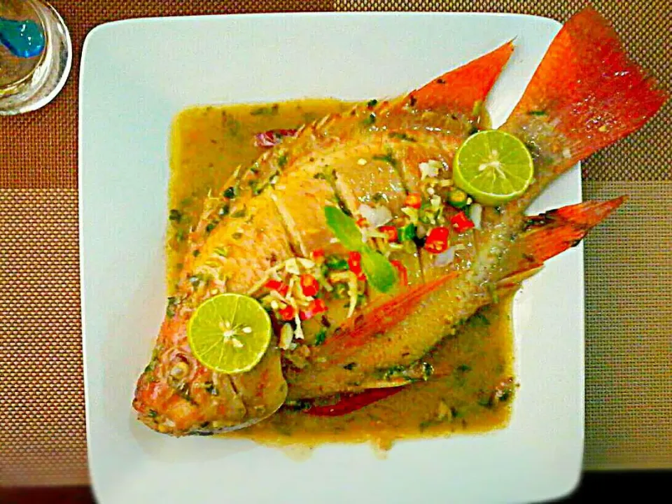 Snapdishの料理写真:Whole Fish in Creamy Coconut Milk ✔|🌼 Pooja's Kitchenette 🌼さん