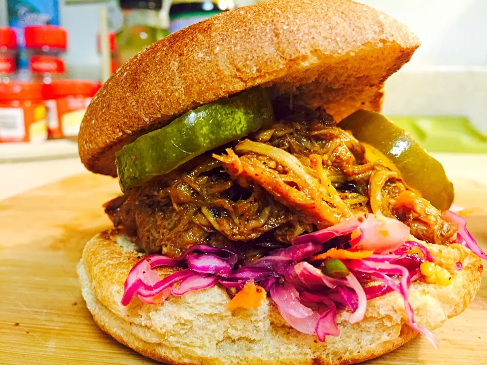 Pull Pork slider w/ Nash slaw & house pickles.|Humberto f. gonzalezさん