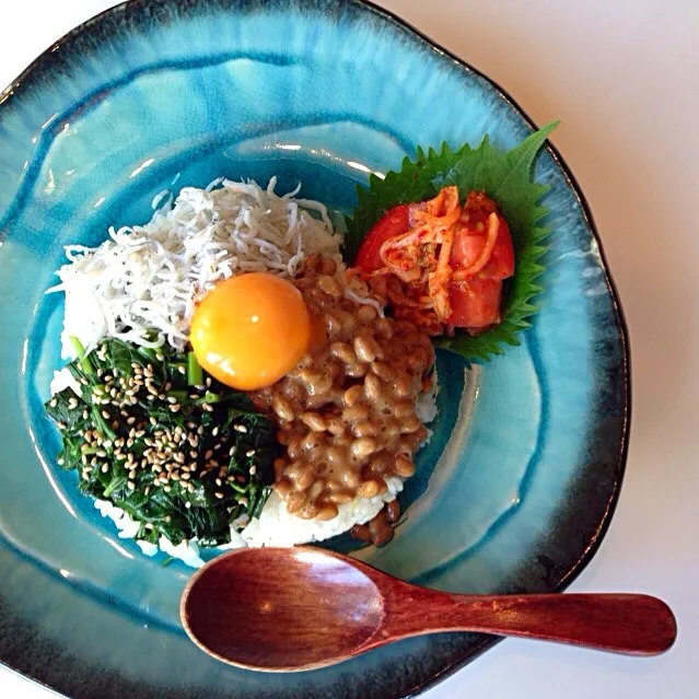 ♡モロヘイヤ納豆しらす丼♡|miffy・x・さん