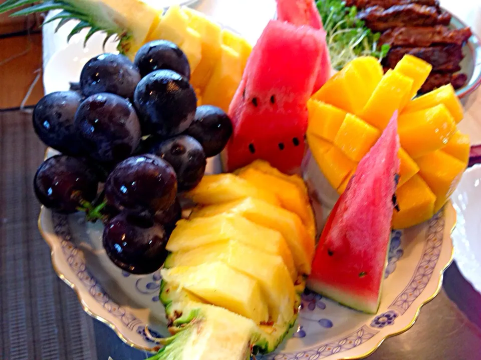 Snapdishの料理写真:Fruits platter ☆♪|viviさん