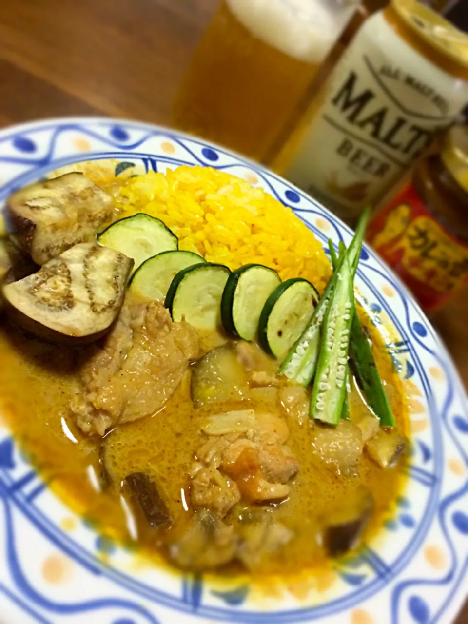 カレーの壺にグリーンカレーペーストを加えて。 辛〜い チキンカレー(o^^o)|Hiro Yanさん