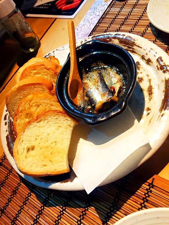 Oil sardine & toast bread|Ivy Nakayamaさん