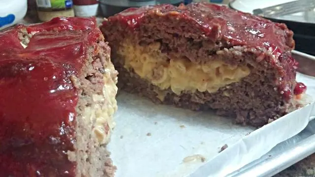 Snapdishの料理写真:Mac & Cheese Stuffed Meatloaf Sunday Family Supper #Meat/Poultry #Beef #Pasta #Main dish ❤|Alisha GodsglamGirl Matthewsさん