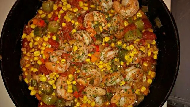 Snapdishの料理写真:💕👪💕 Sunday Family Supper 💕 👪 💕 Creole Succotash with Shrimp to be served over #Rice #Seafood #Vegetable #Pork #Main dish 😊 💜 😊|Alisha GodsglamGirl Matthewsさん