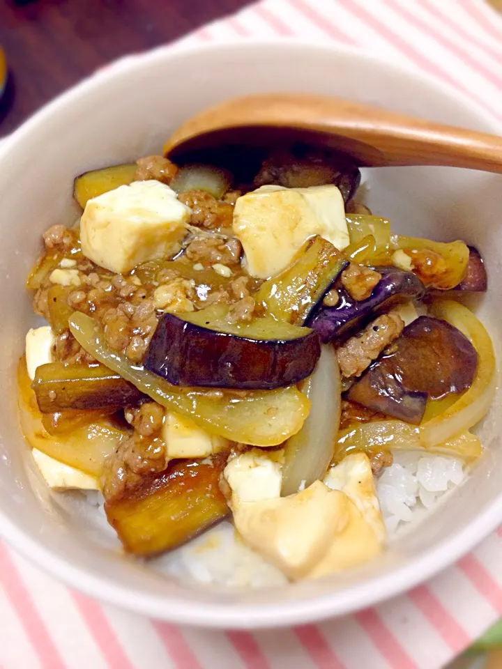 麻婆茄子豆腐丼|ぴーちちさん