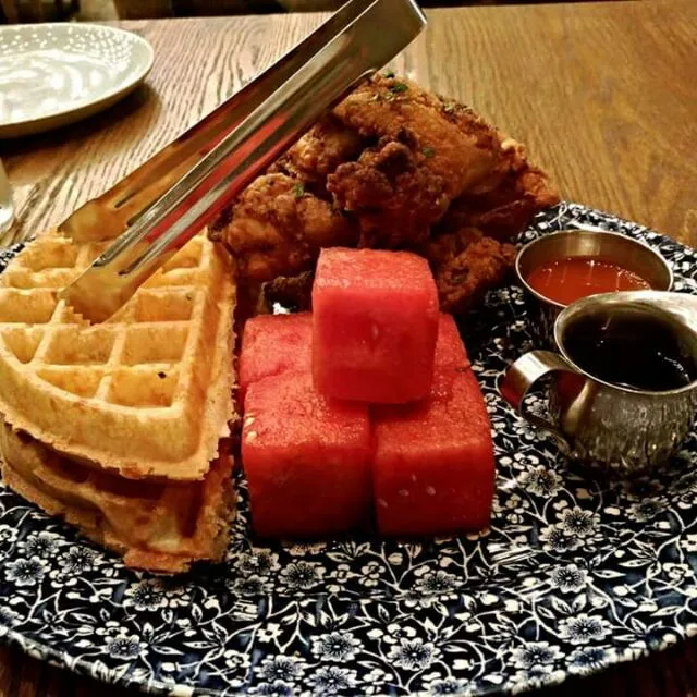 waffles fried chicken and watermelon|CHUENCHAIさん