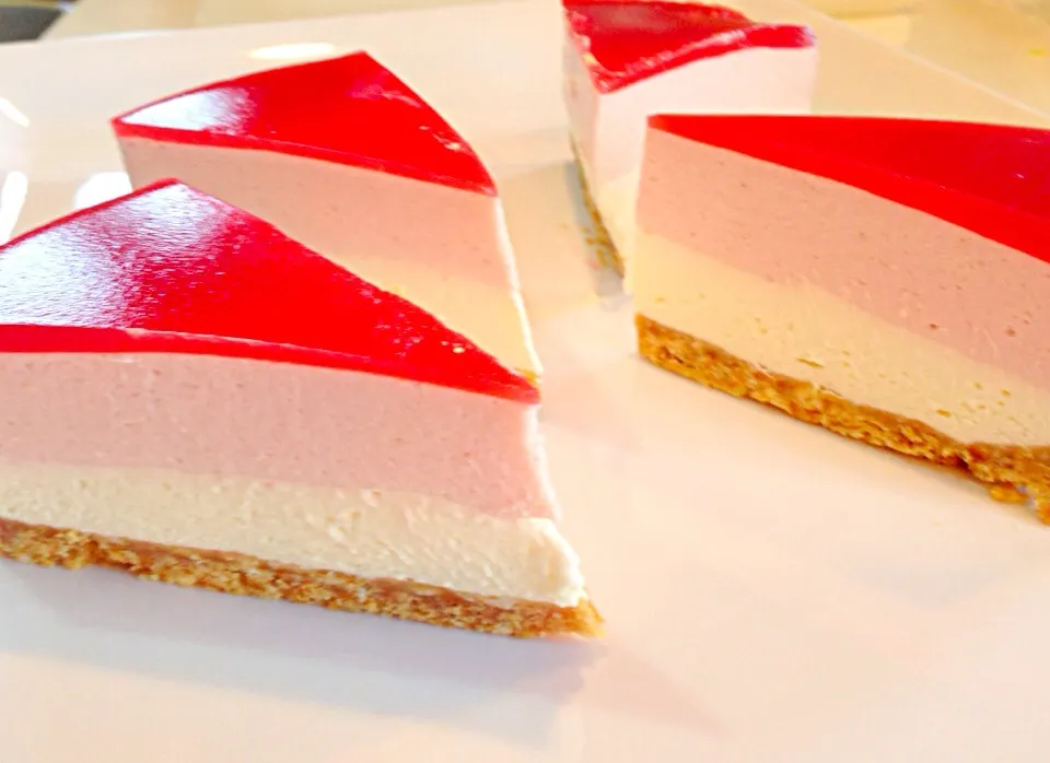 Rare cheese cake & raspberry mousse☆♪|viviさん