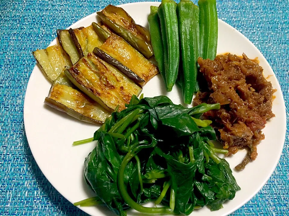 Fried Talong , Boiled okra & kankong with sautéed shrimp w/ pork. "COMBI"|Ca Ke Ryさん