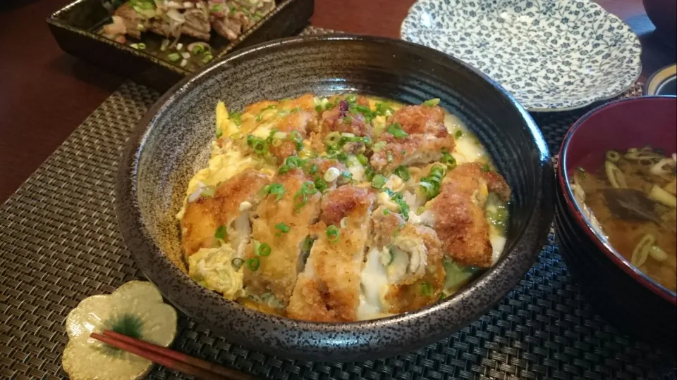 チキンカツ丼🎵台風で学校お休みで四連休でした🌈|aaotaさん