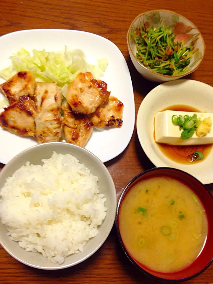 鶏の胸肉塩麹漬け焼き定食 旦那さんの晩ご飯|あっこぷーさん