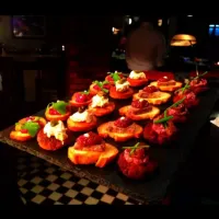 variety of different canapés|Lewis Jonesさん