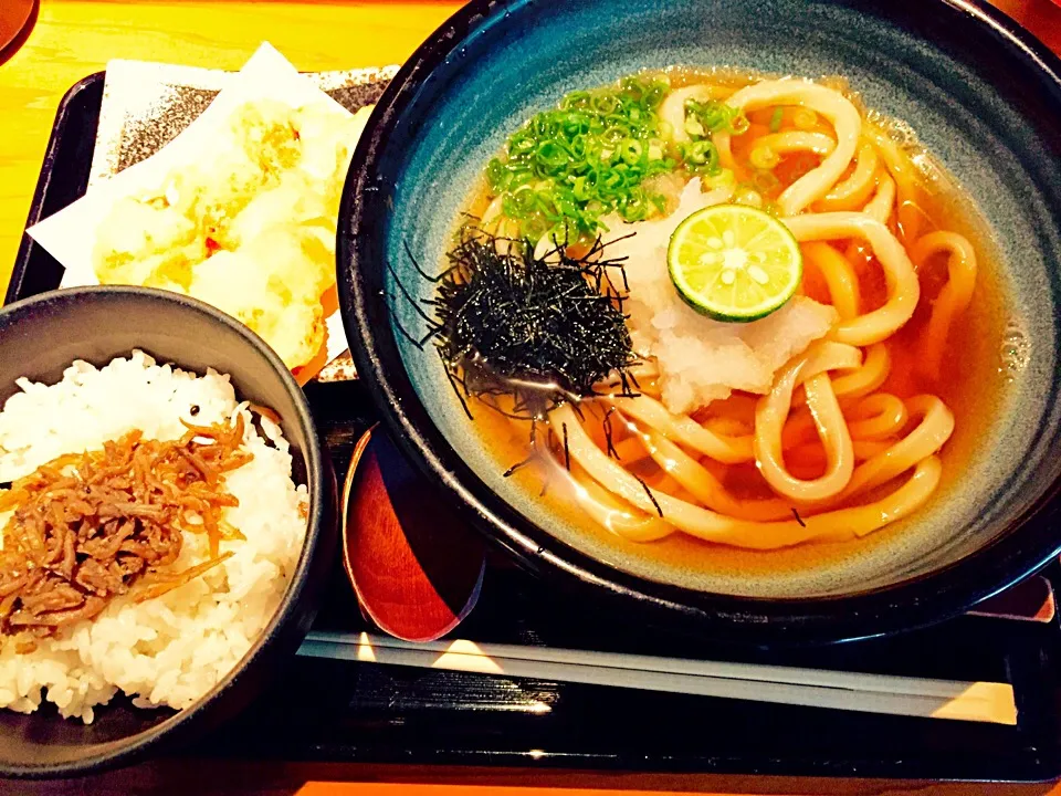 かき揚げおろしうどんとじゃこ山椒ご飯|yさん