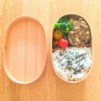 Snapdishの料理写真:夫のお弁当  茄子と挽肉の甘辛炒め|Natsuki Satoさん