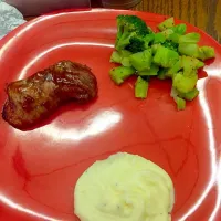 Bbq porksteak mashed potatoes and broccoli|tiffany masonさん