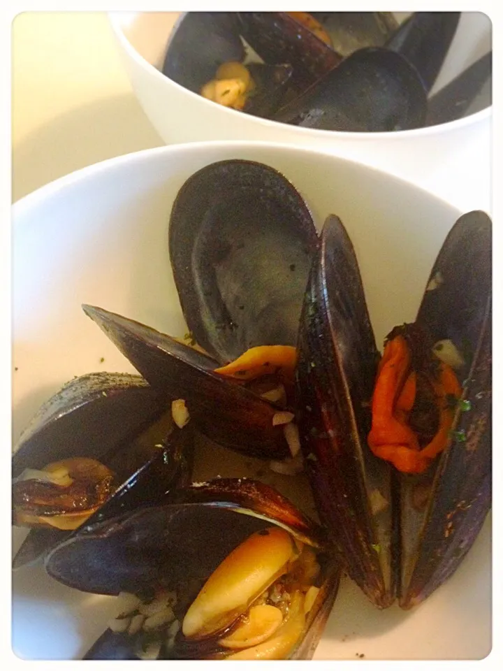 ムール貝のワイン蒸し。Steamed mussels with Wine|toyamadaさん