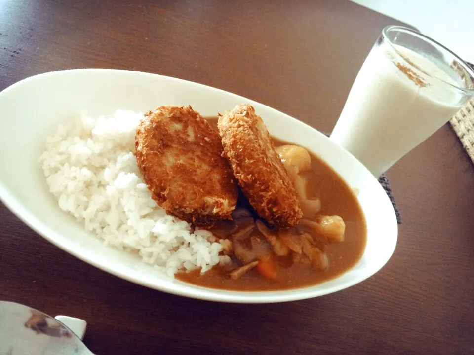 Snapdishの料理写真:コロッケカレーランチ|ayaさん